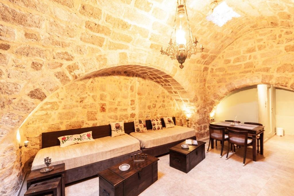 TRADITIONAL HOUSE for Sale - COMUNE RHODES TOWN